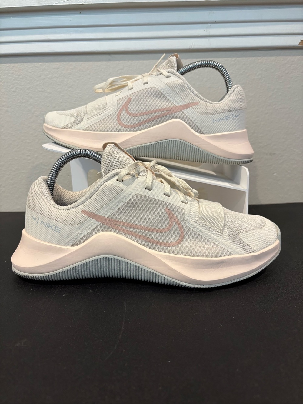 Nike MC Trainer 2 Sneaker Women’s Size 8 Ivory/Pink/Rose Shoes DM0824-104